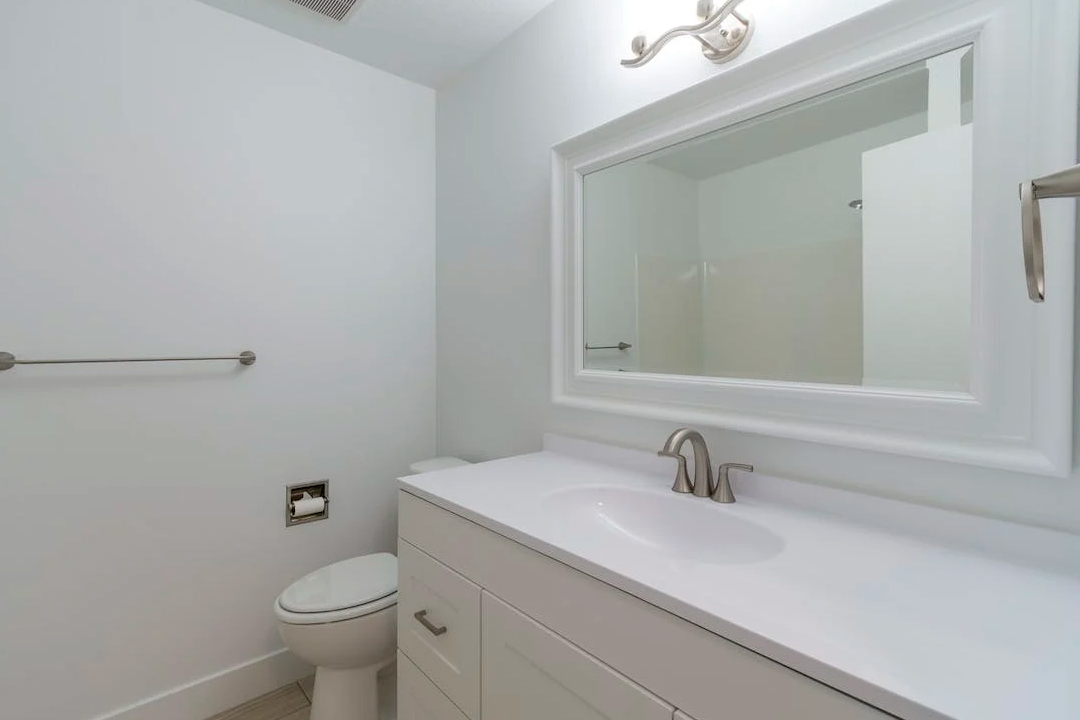 Литая столешница с раковиной "Still" Купить Литая столешница с раковиной "Still" под заказ, цена от 1500 руб., в рассрочку. Мебель для ванной в Гомеле и Речице.