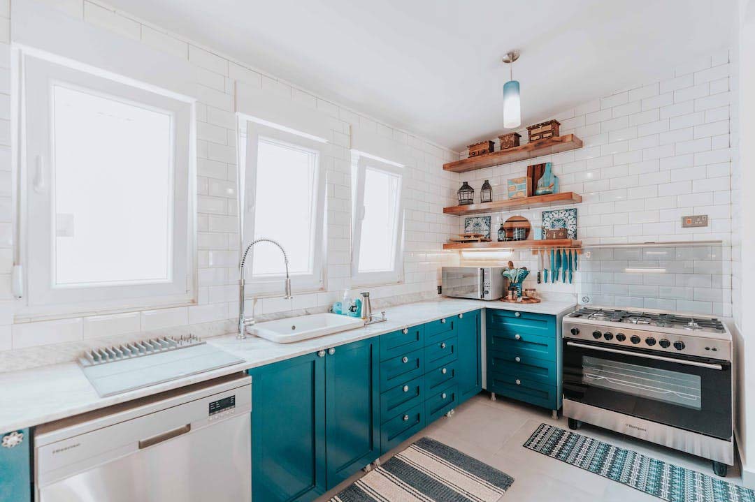 Купить Встроенная кухня "Navi" под заказ, цена от 4900 руб., в рассрочку. Кухни в Гомеле и Речице.