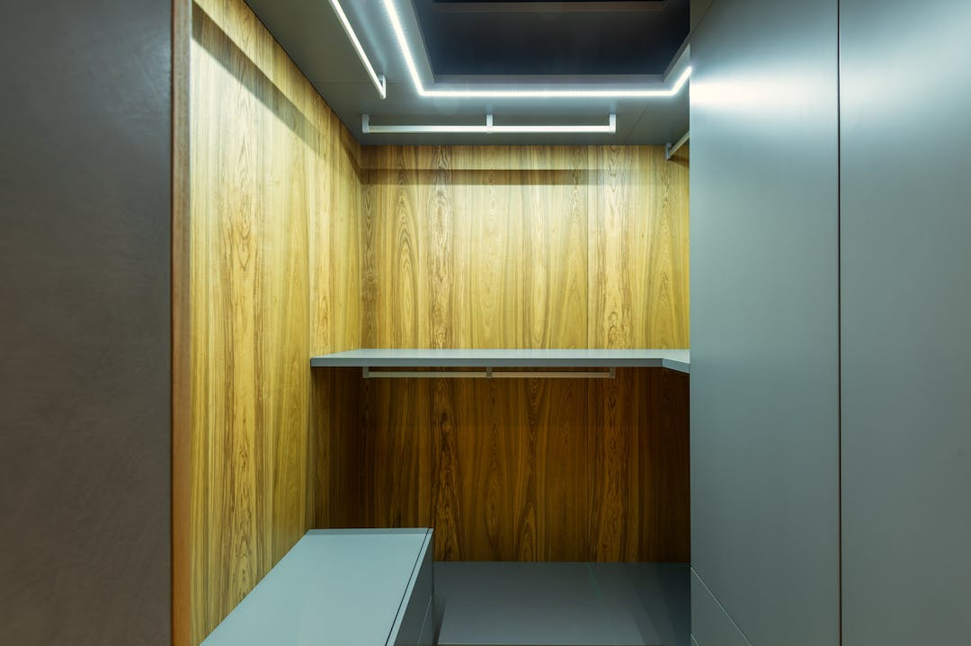 Купить Просторный шкаф-купе "Wood in Metal" под заказ, цена от 2800 руб., в рассрочку. Шкафы-купе в Гомеле и Речице.