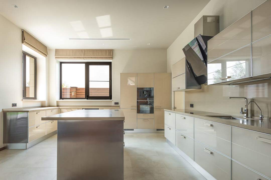 Купить Встроенная кухня "Milk" под заказ, цена от 12000 руб., в рассрочку. Кухни в Гомеле и Речице.