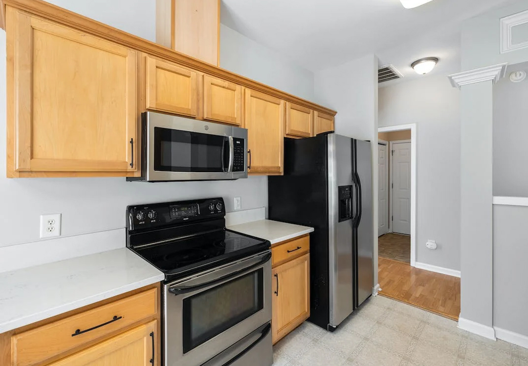 Купить Кухня из массива сосны "Кантри" под заказ, цена от 2800 руб., в рассрочку. Мебель из массива в Гомеле и Речице.