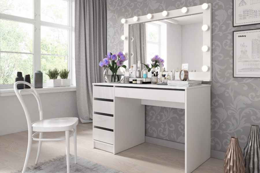 Столик туалетный - T-white Купить Столик туалетный - T-white под заказ, цена от 0 руб., в рассрочку. Столы в Гомеле и Речице.