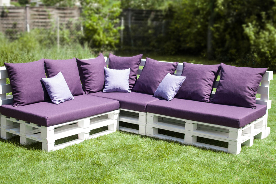 Купить Угловая скамья из "поддонов" под заказ, цена от 0 руб., в рассрочку. Комплекты мебели в Гомеле и Речице.