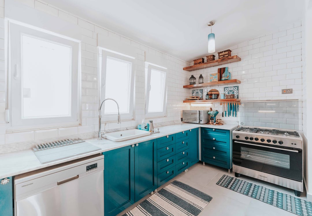 Купить Кухня в рассрочку "Бирюза" под заказ, цена от 6100 руб., в рассрочку. Кухни в Гомеле и Речице.