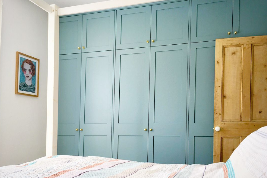 Купить Встраиваемый распашной шкаф во всю стену под заказ, цена от 3500 руб., в рассрочку. Шкафы в Гомеле и Речице.