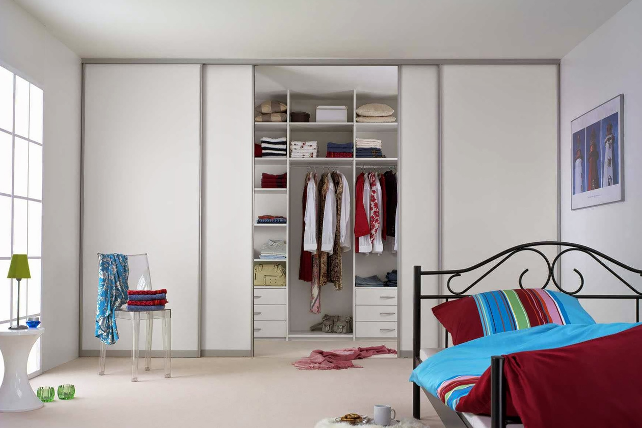 Купить Большой встроенный шкаф-купе под заказ, цена от 0 руб., в рассрочку. Шкафы-купе в Гомеле и Речице.