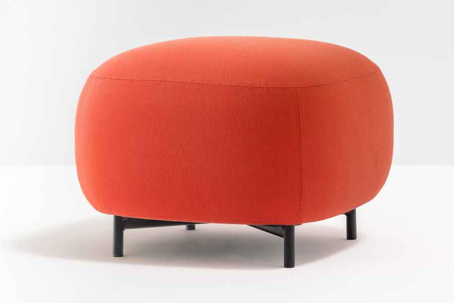 Пуф с плотным наполнителем на ножках Купить Пуф с плотным наполнителем на ножках под заказ, цена от 0 руб., в рассрочку. Скамьи, банкетки в Гомеле и Речице.